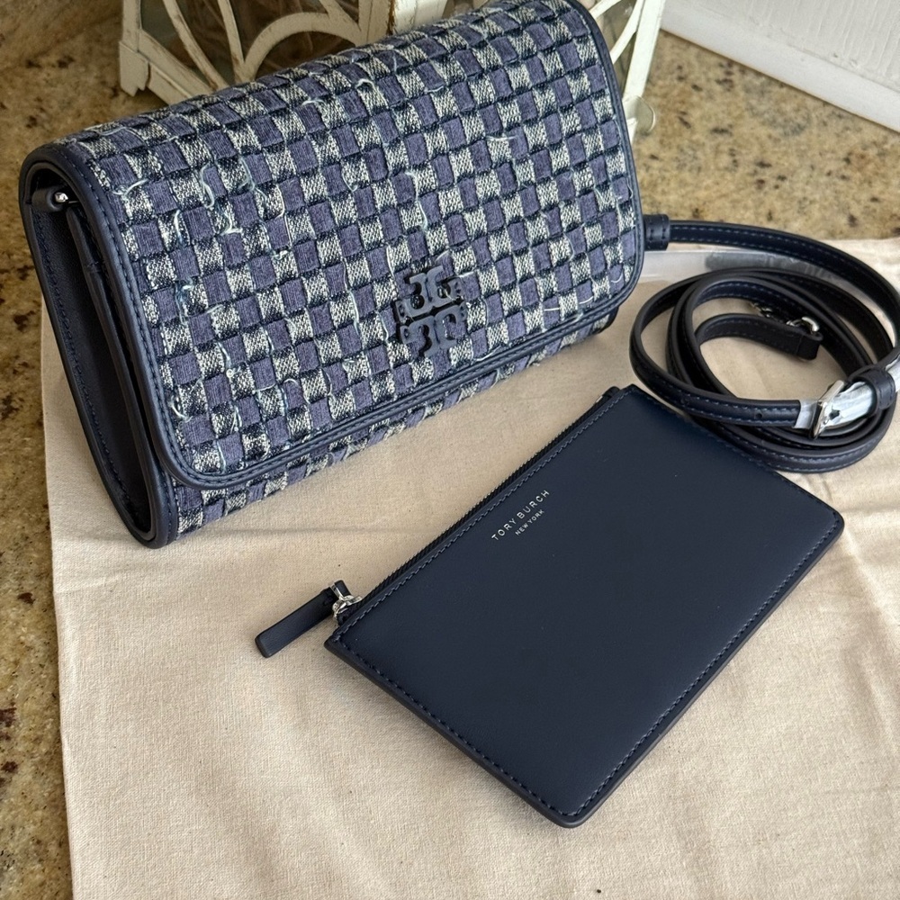 NWT428+! Tory Burch THEA DENIM FLAT WALLET CROSSBODY DENIM / TORY NAVY